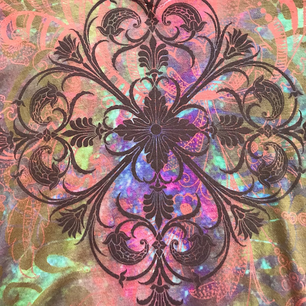 🆕🔥CHARLOTTE RUSSE REALLY CUTE V-NECK SHORT SLEEVE SHIRT MULTICOLORED FITTED - Picture 4 of 4